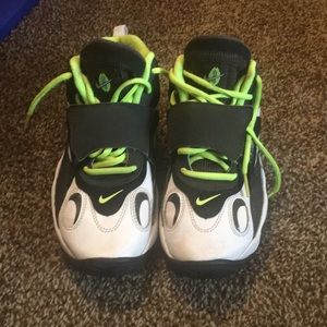 Size 4.5 youth Nike air
